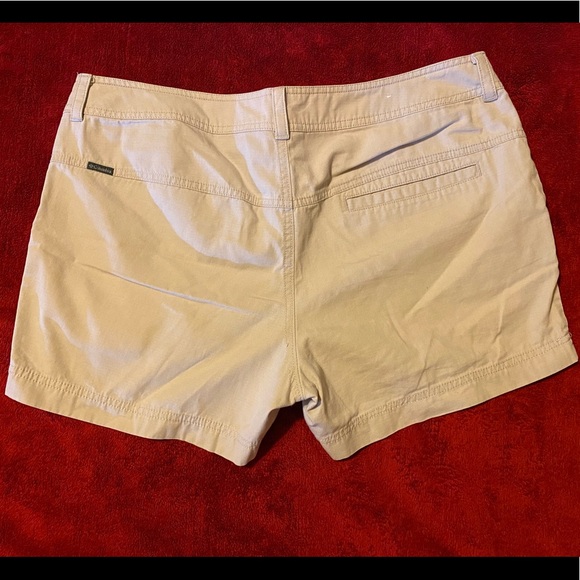 Columbia Shorts - Picture 2 of 4